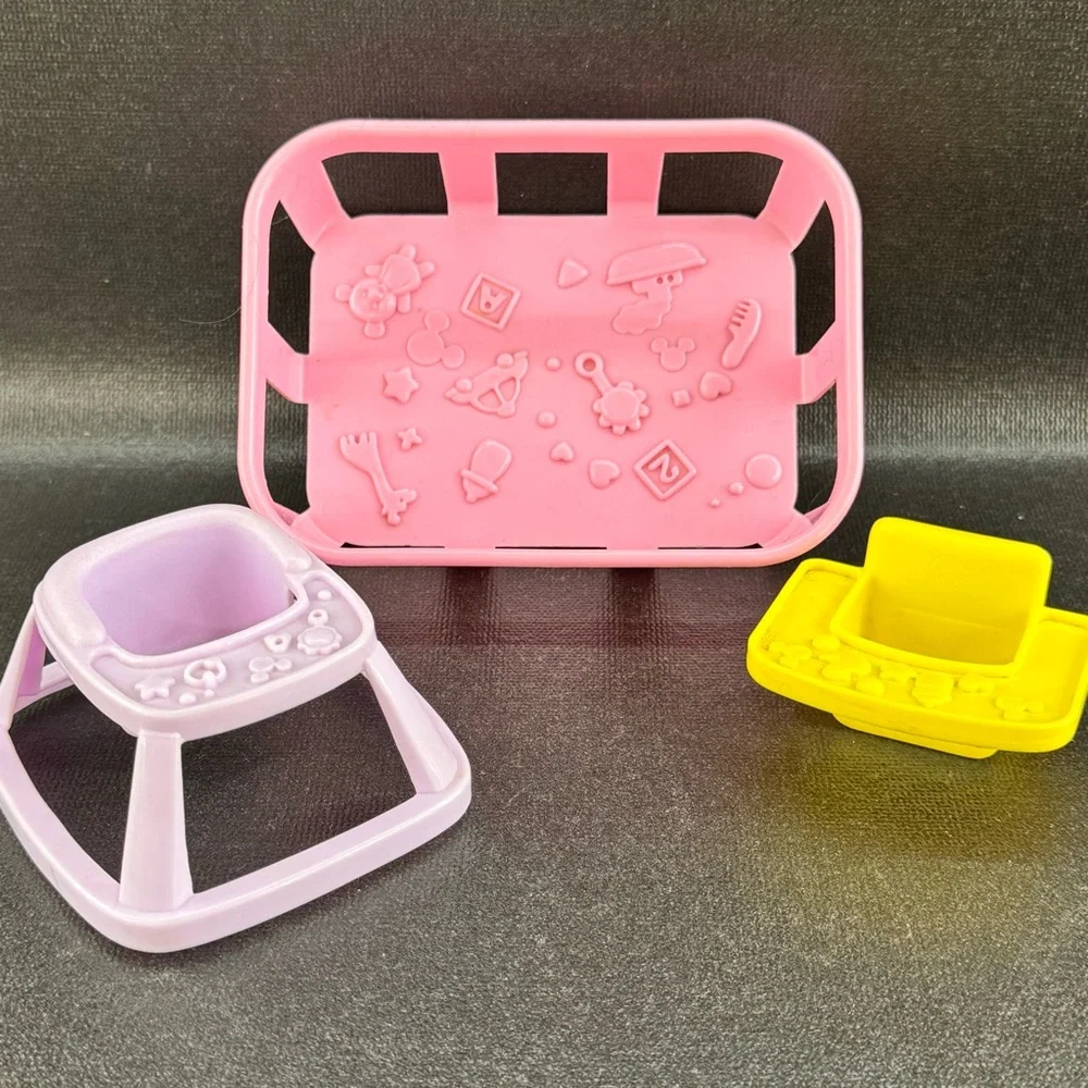 Vintage 1984 Arco Disney Minnie & Mickey Nursery Play Set Accessories - Picture 1 of 8